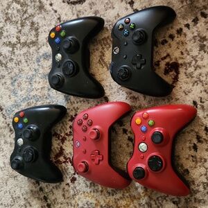 XBox controllers. Not all have battery packs.
